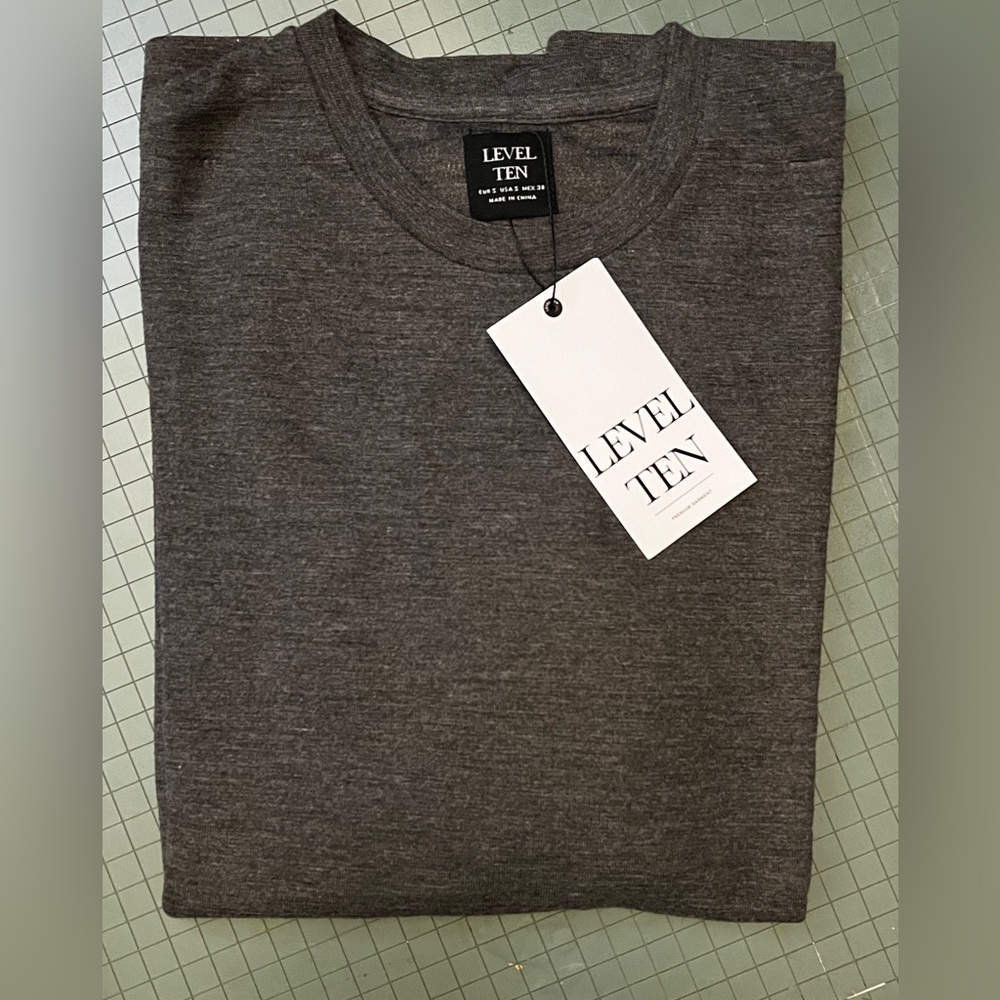 Level 10 long sleeved shirt size small